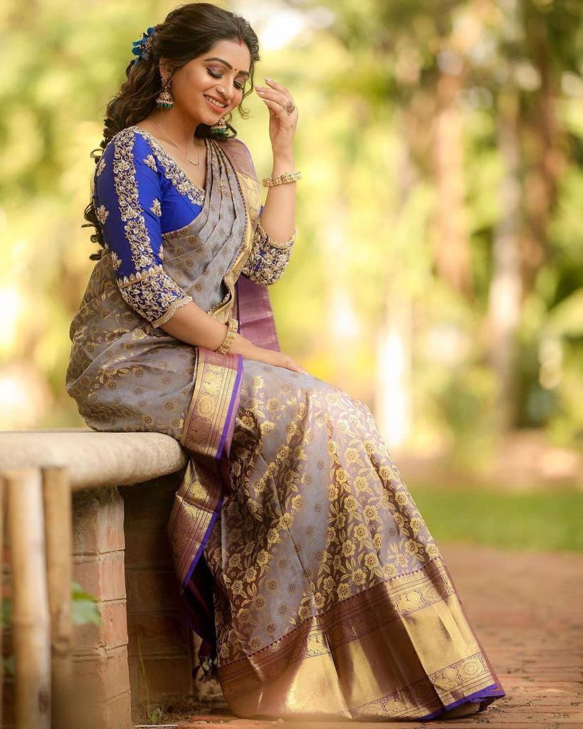 Gery Color With blue Blouse Golden Fulda Soft Silk Kantivati Saree Weaving