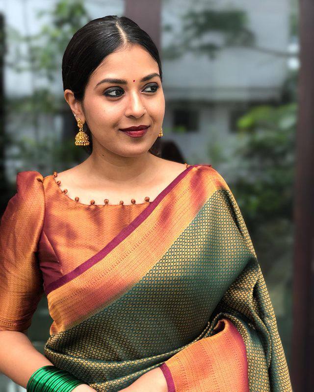Red With Maroon Combition Copper Zari Weaving Lichi Silk Saree