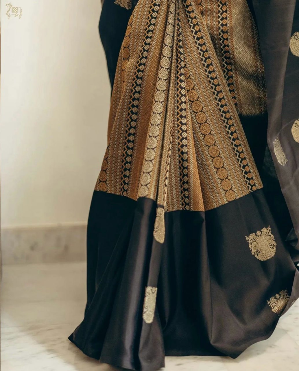 Black Banarasi Soft Silk Saree With Zari Weaving Work