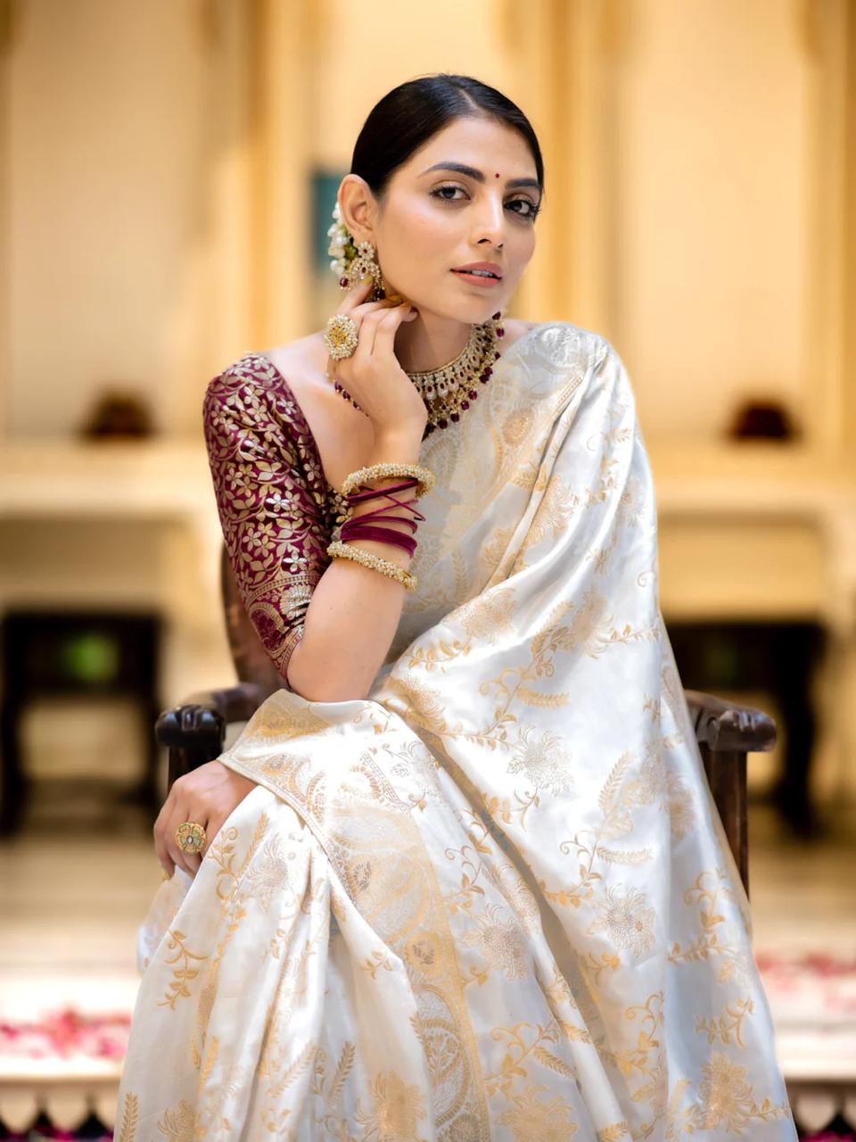 Snappy Off White Soft Silk Saree