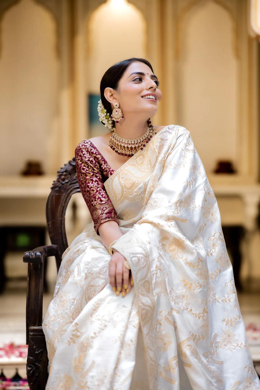 Snappy Off White Soft Silk Saree