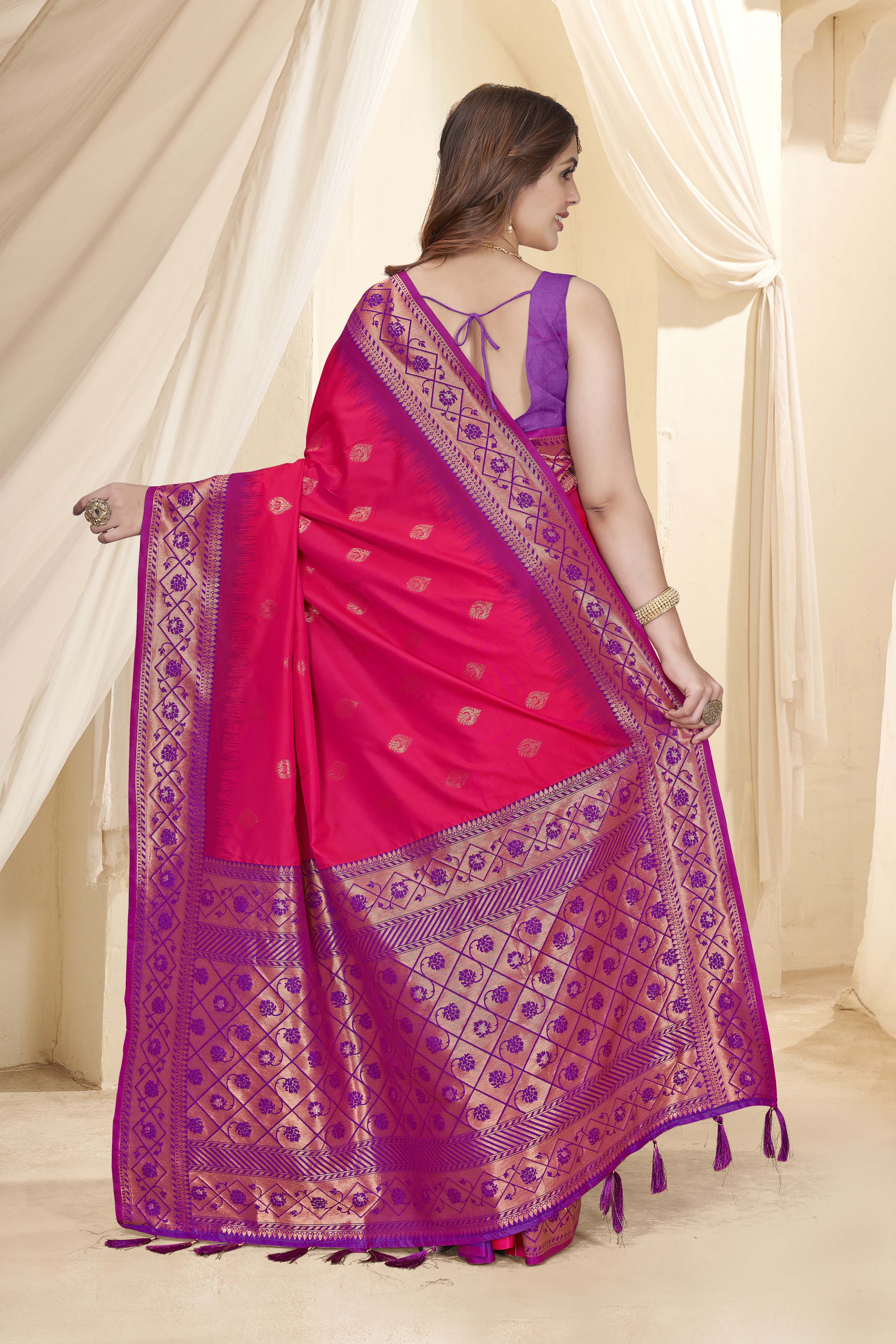 Red Soft Silk Floral Border Contrast Zari Woven Saree