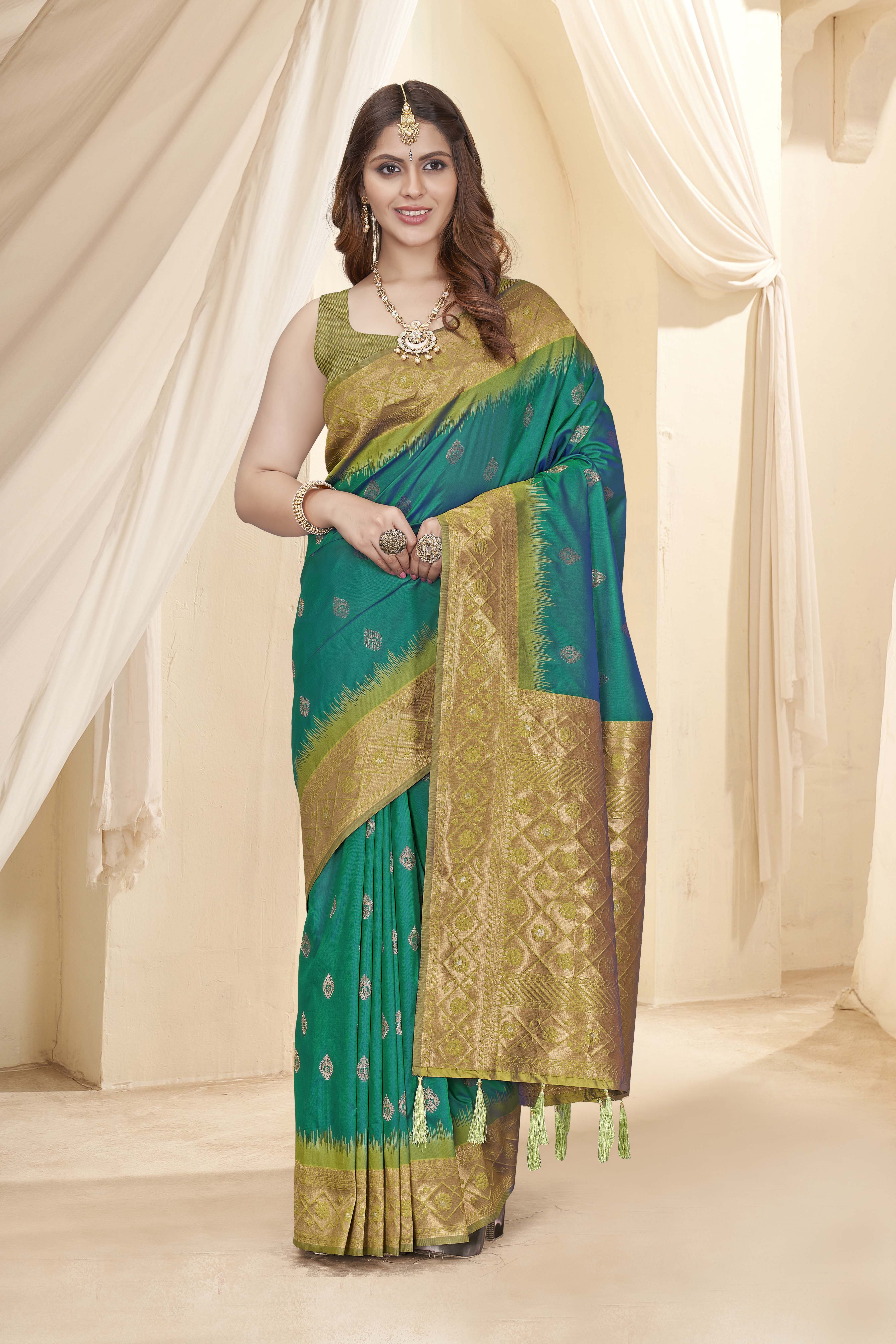 Green Soft Silk Floral Border Contrast Zari Woven Saree