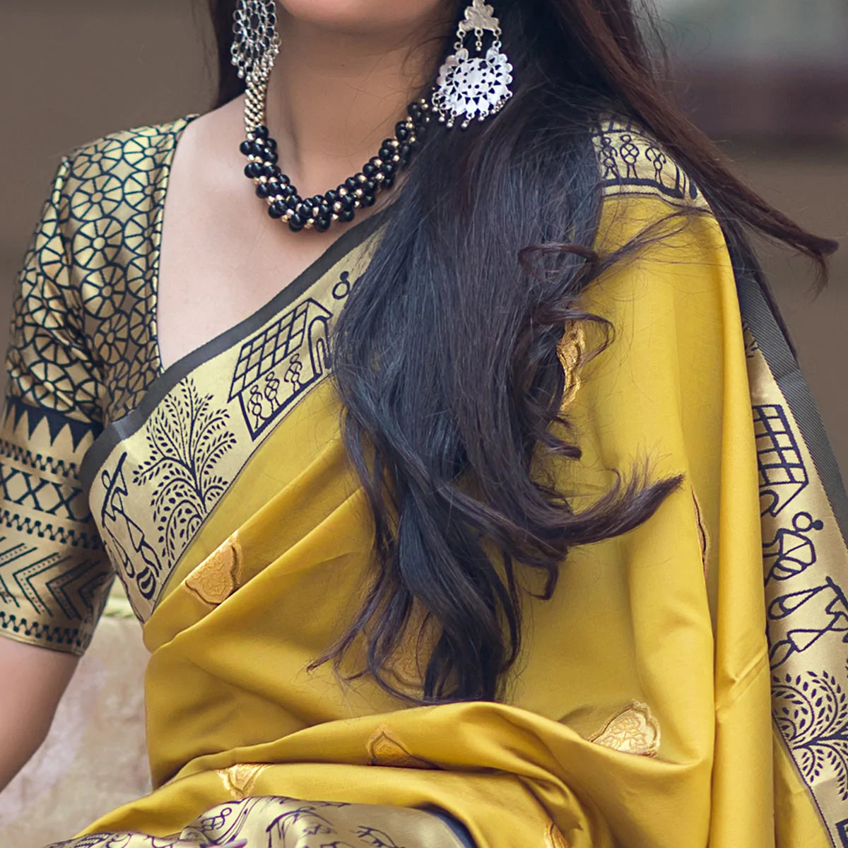 Yollew With Navy Blue Patta Soft Silk Banarsi Saree Weaving