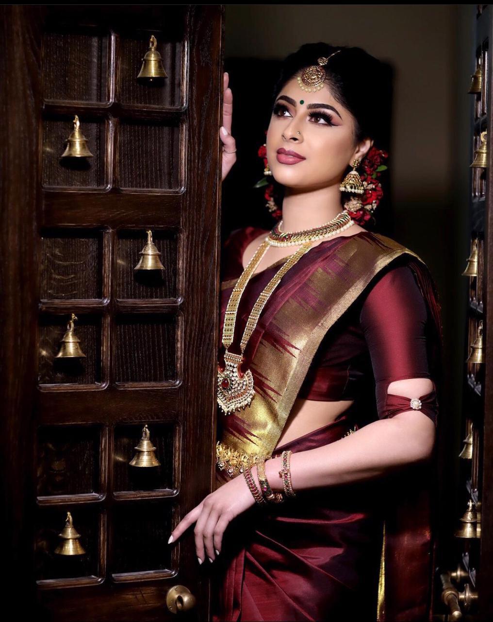 Valiba Beautiful Dark Maroon & Golden Jacquard Work Silk Designer Sarees