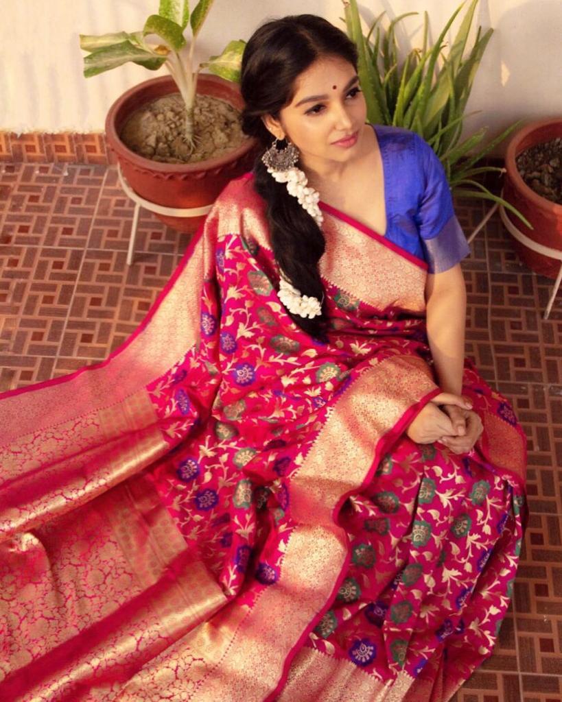 Pink With Navy Blue Fhulda Banarasi Soft Silk  Saree