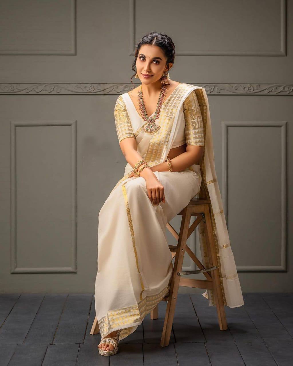Special White Soft Banarasi Silk Saree