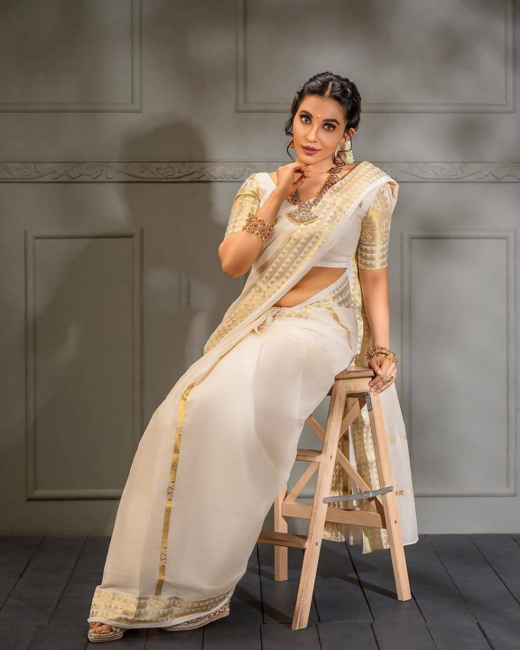 Special White Soft Banarasi Silk Saree