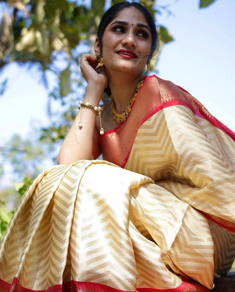 Liniment White Banarasi Silk Saree