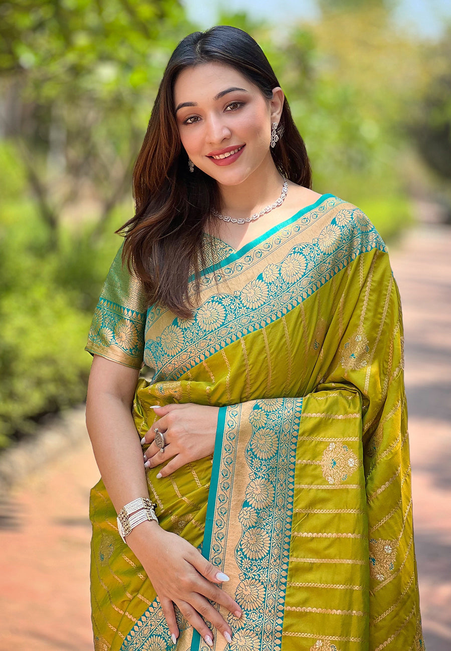 Mehendi Green Soft Silk Contrast Zari Woven Saree