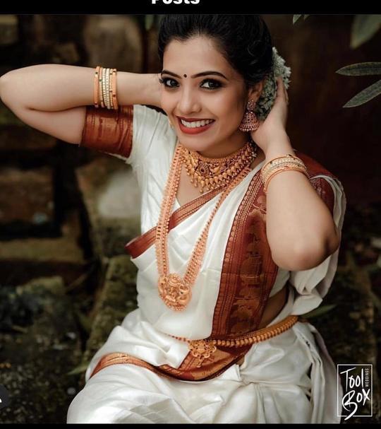 White & Red Palkhi Archaic Traditional Kanchi Soft Silk Sari With Attached Blouse