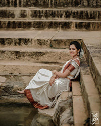 White & Red Palkhi Archaic Traditional Kanchi Soft Silk Sari With Attached Blouse