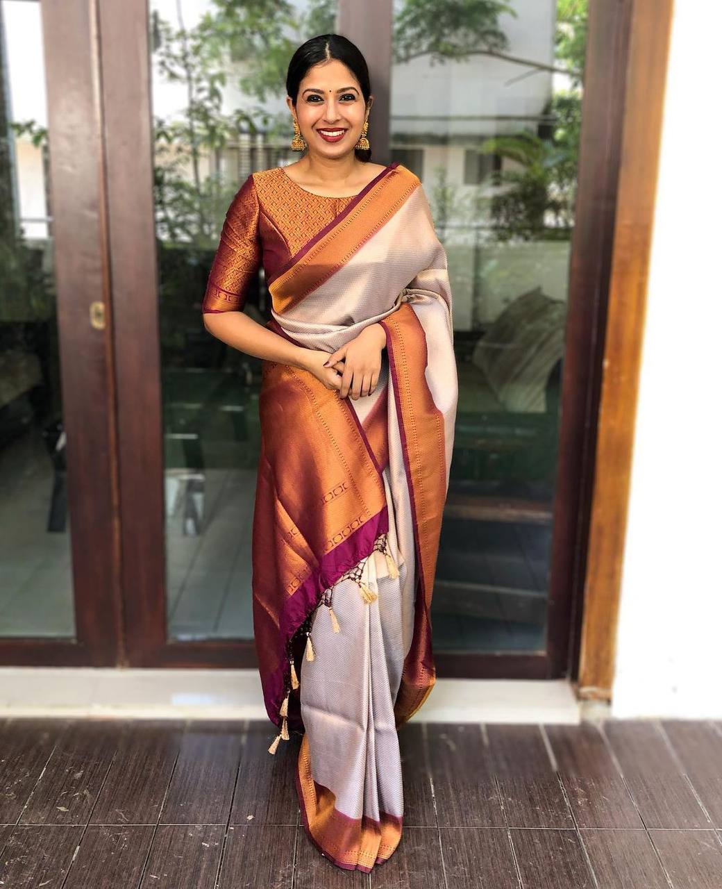 Cream And Red Trending Lichi Silk Saree For Wedding