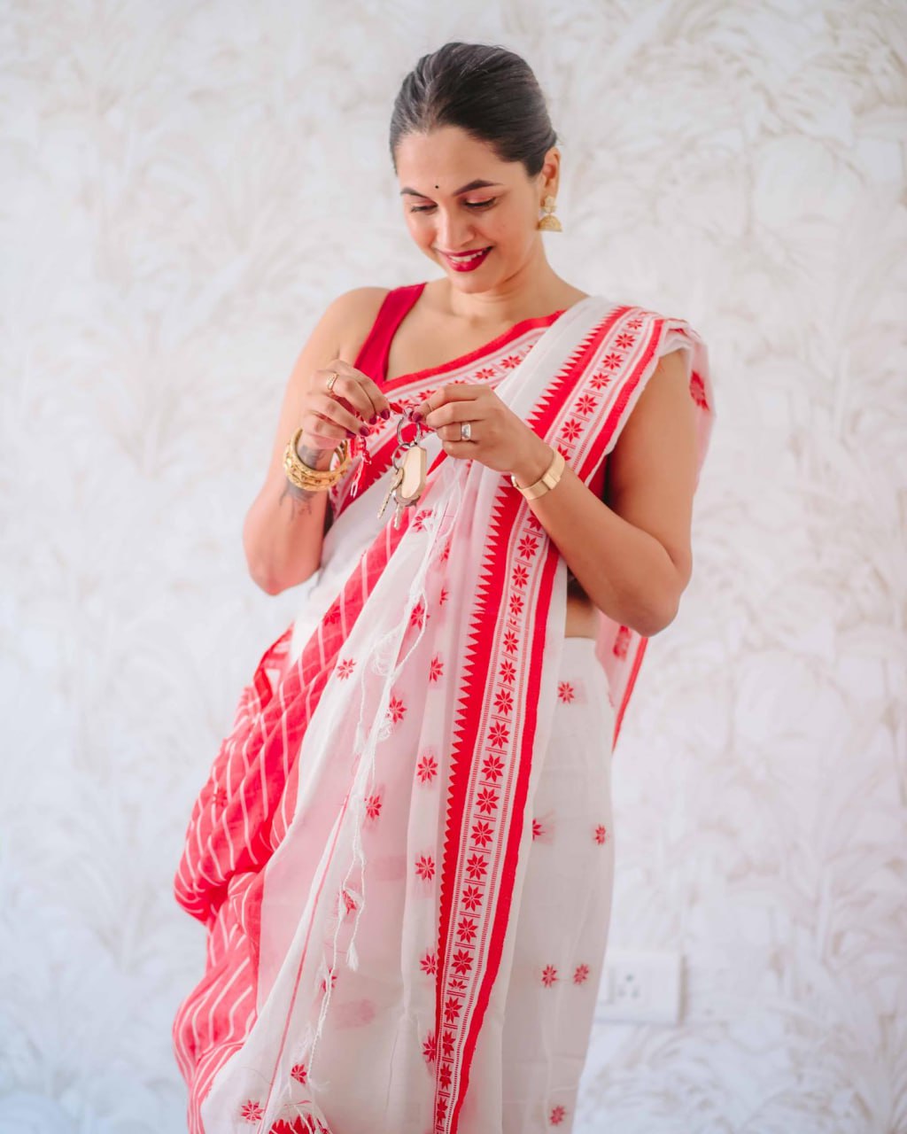 Lissome White Cotton Silk Saree