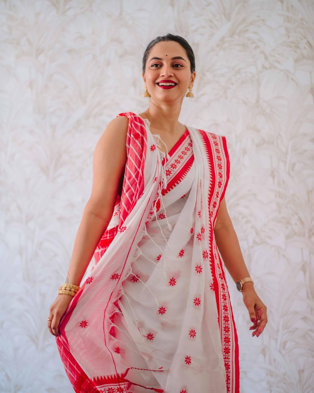 Lissome White Cotton Silk Saree