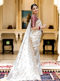 Snappy Off White Soft Silk Saree