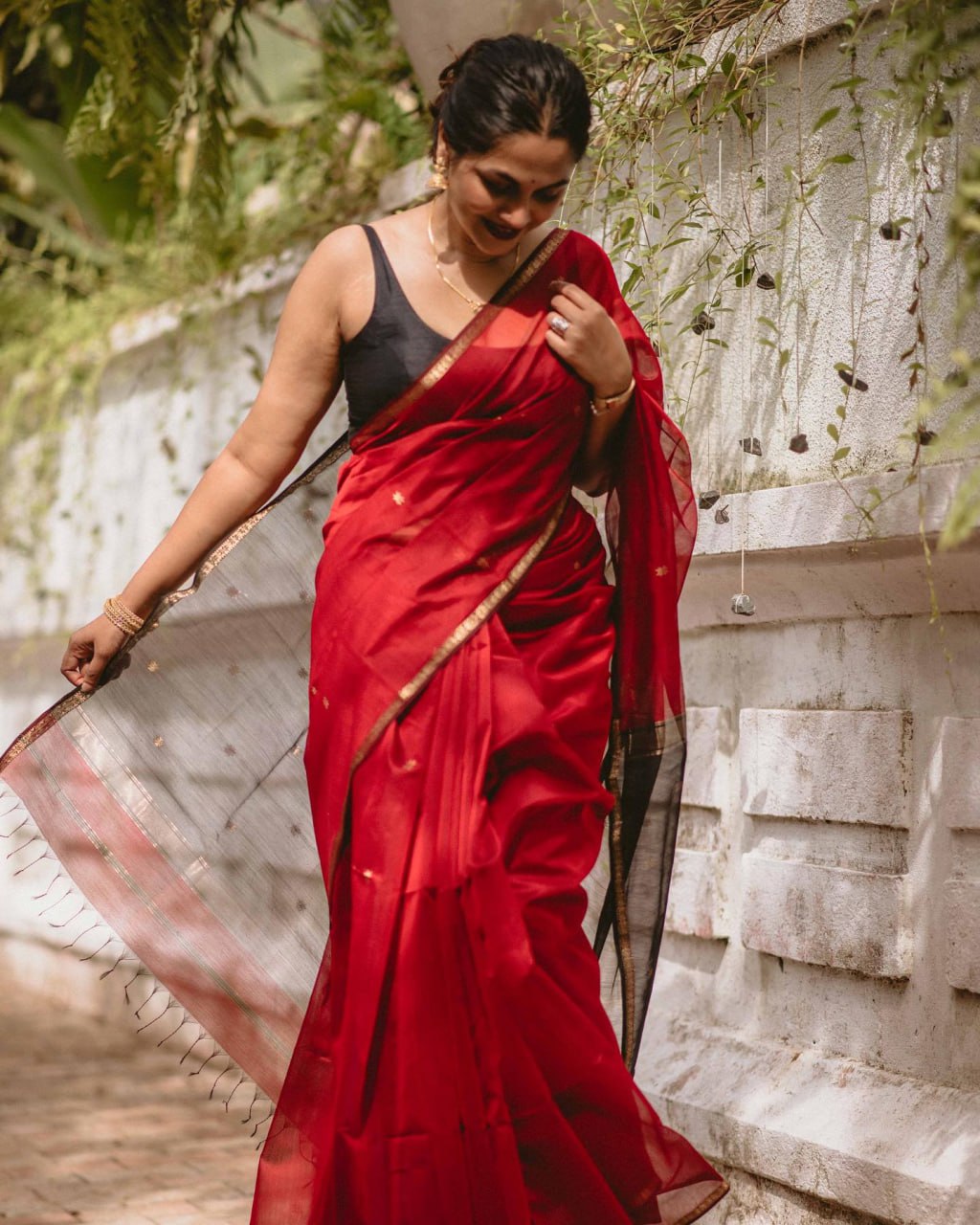 Efflorescence Red Cotton Silk Saree